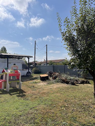 Chargement des déchets verts en remorque